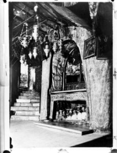 Foto van een foto van een graf in Jordanië, Bestanddeelnr 254-6129