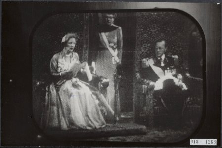 Foto gemaakt van het televisiescherm, Bestanddeelnr 019-1268