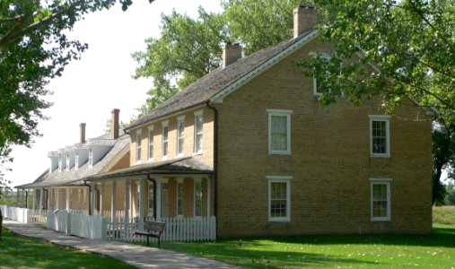 Fort Sisseton commanding officer and officer qtrs from NE 1
