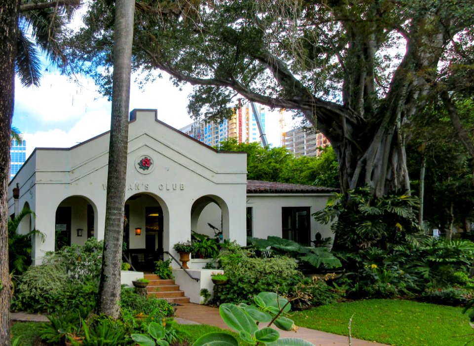 Fort Lauderdale Woman's Club setting view original facade 3