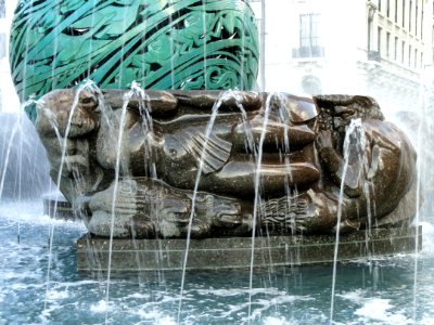 Fountain of Eternal Life, base - Cleveland, Ohio - DSC07931