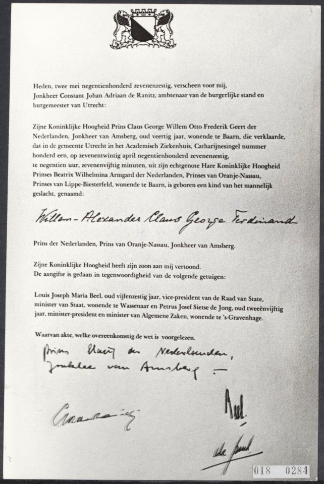 Foto van geboorte-acte prins Willem-Alexander. Foto is gelijk aan nr. 018-0259, Bestanddeelnr 018-0284