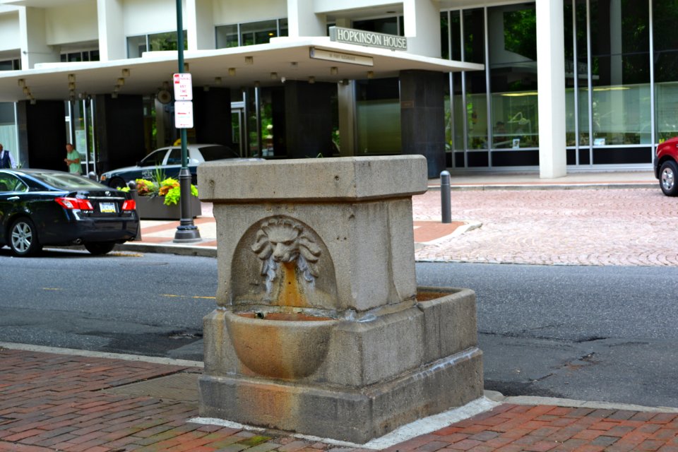 Fountain Washington Sq, Locust, Philly