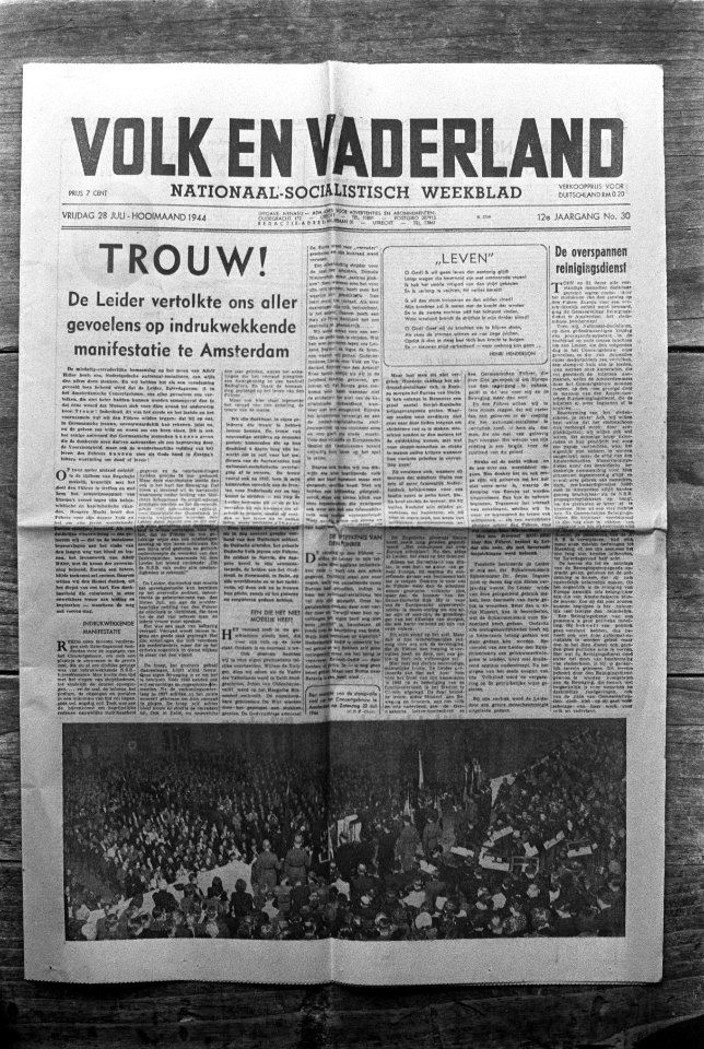 Foto van de voorpagina van Volk en Vaderland, het weekblad van de NSB, Bestanddeelnr 927-0109