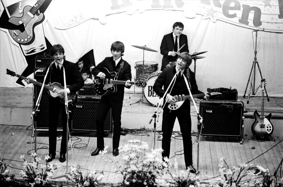 Foto van het optreden van de Beatles in Blokker, NL-HlmNHA 1478 02577 03 K 06