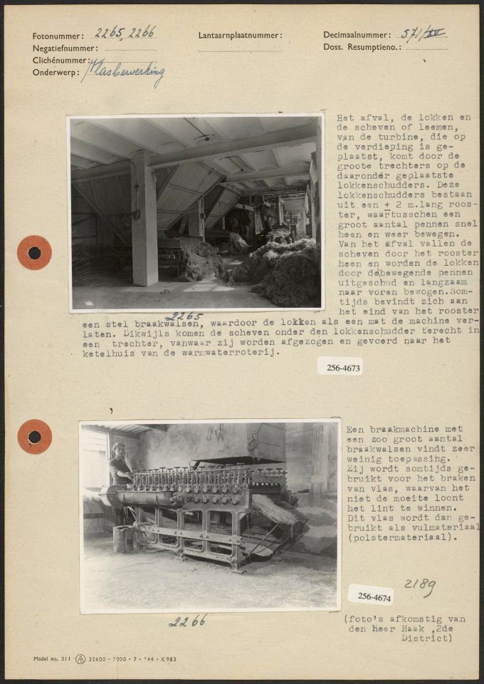 Foto 1 Vlasbewerking het afval, de lokken en de scheven of leemen, uit de tur…, Bestanddeelnr 256-4673256-4674