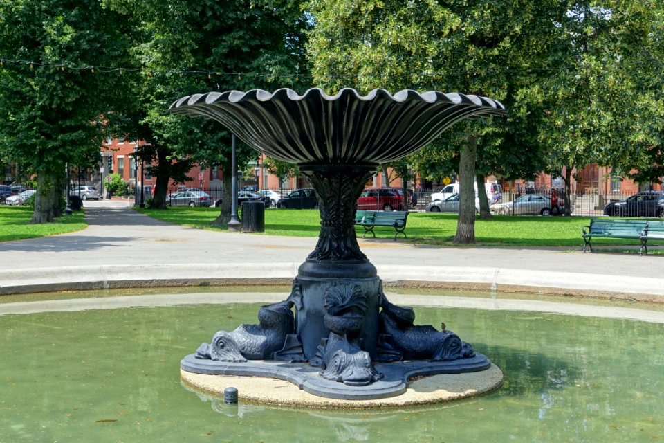Fountain in Blackstone Square - Boston, MA - DSC06764-001