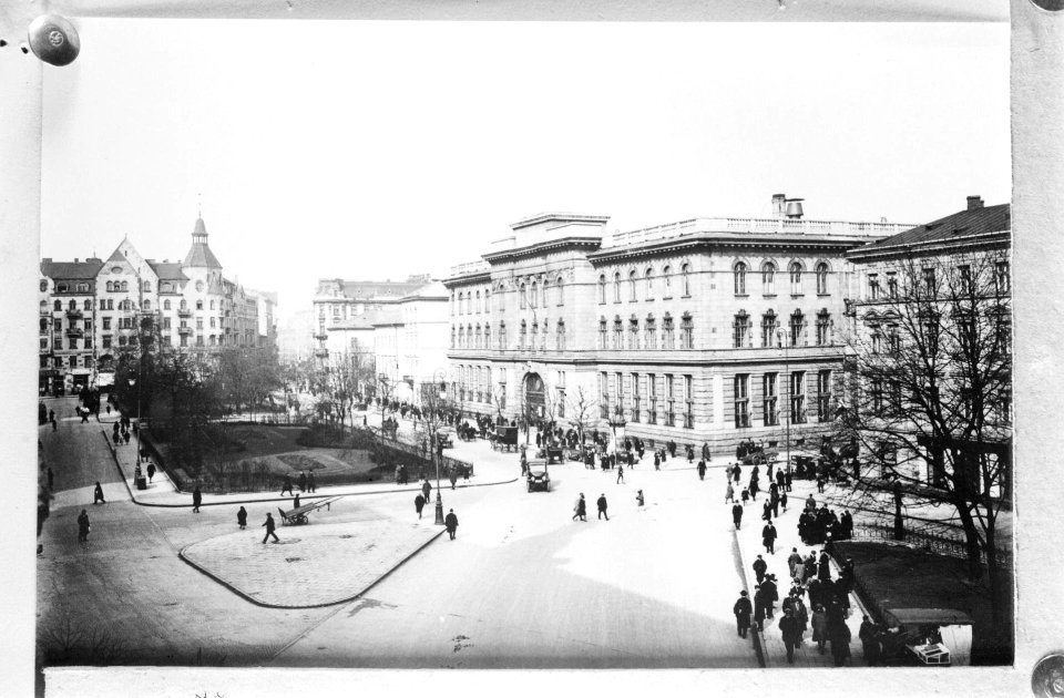 Foto van het hoofdpostkantoor op het Napoleonplein in Warschau, Bestanddeelnr 252-1604