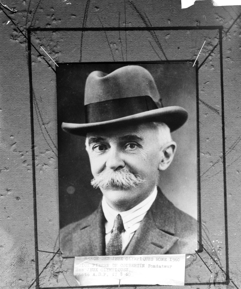 Foto van Pierre, baron de Coubertin (portret) oprichter van de moderne Olympisch, Bestanddeelnr 918-5434