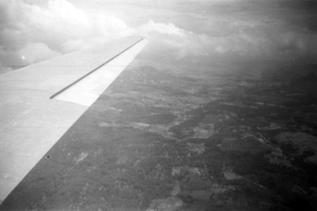 Foto genomen vanuit vliegtuig, Bestanddeelnr 336-1-5