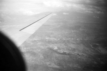 Foto genomen vanuit vliegtuig, Bestanddeelnr 336-1-4