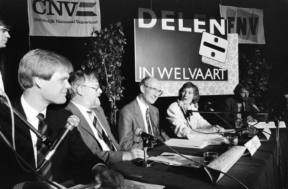 Forumpolitici Robin Linschoten (VVD), Thijs Wöltgens (PvdA), Bert de Vries (CDA), Bestanddeelnr 934-4640
