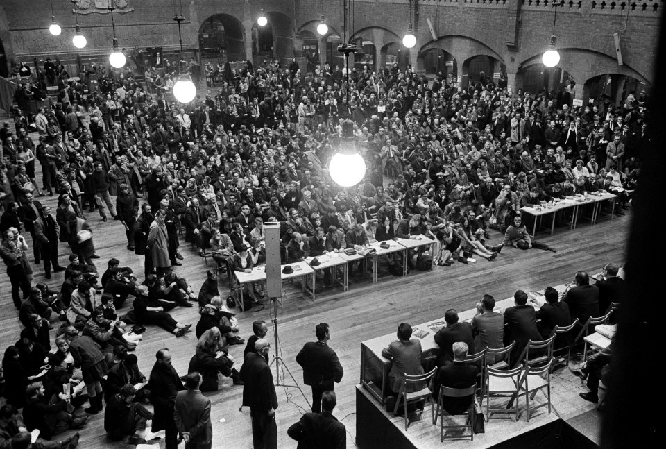 Forum over Vietnam, in koopmansbeurs, Bestanddeelnr 921-0434
