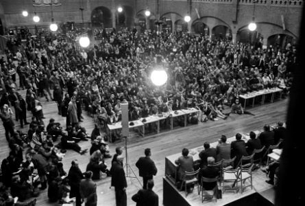 Forum over Vietnam, in koopmansbeurs, Bestanddeelnr 921-0434
