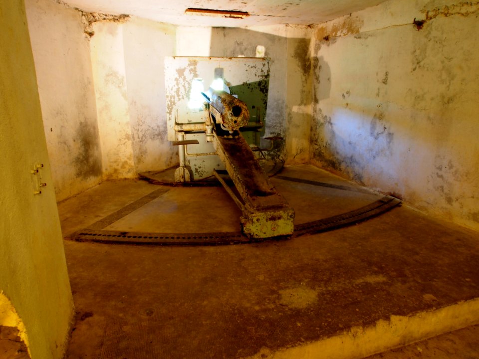 Fort de Vaux kazemat cannon pic4