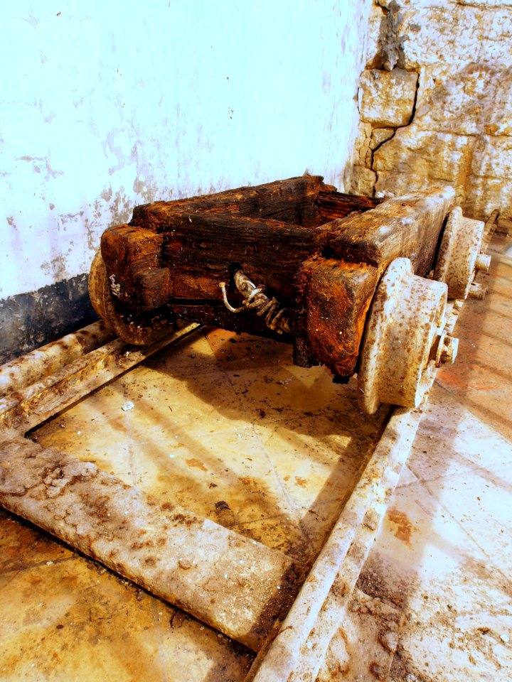 Fort de Vaux, small wagon on tracks