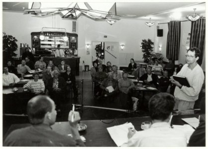 Forumdiscussie van Milieudefensie en Platform Duurzaam Haarlem in restaurant die Raeckse, geleid door Wijnand Duyvendak. NL-HlmNHA 54036334
