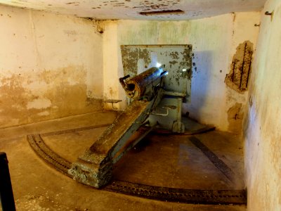 Fort de Vaux kazemat cannon pic2