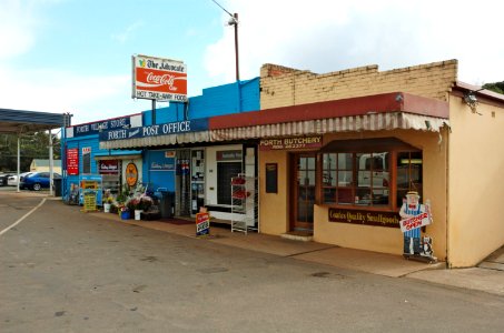 Forth-shops-Tasmania-20070420-004