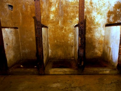 Fort de Vaux, latrines