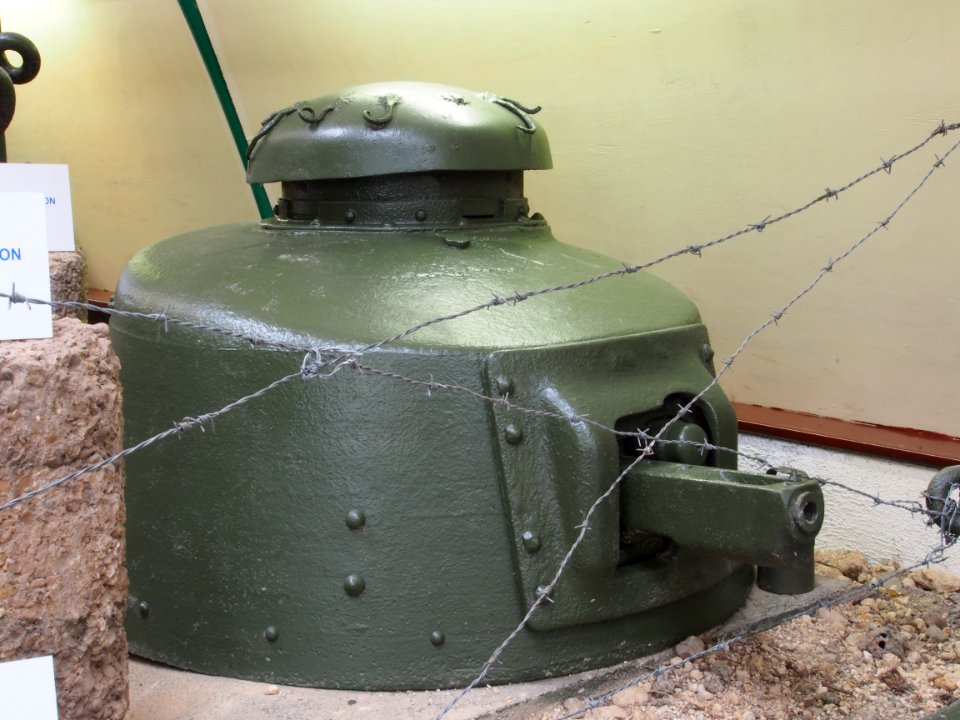 Fort de Fermont and its museum - Ex FT17 turret