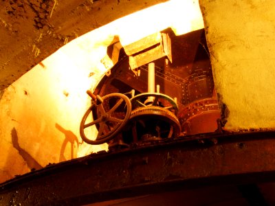 Fort de Douaumont part of the mechanism to lift and turn the turret pic2
