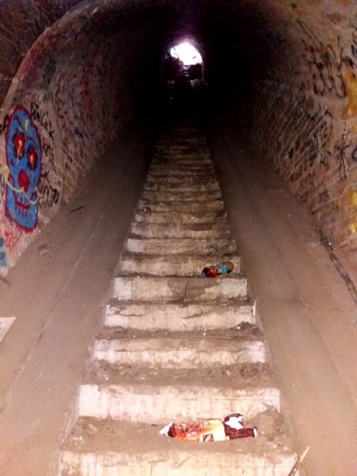 Fort de Loyasse - Bâtiment nord - Intérieur - Escalier d'accès