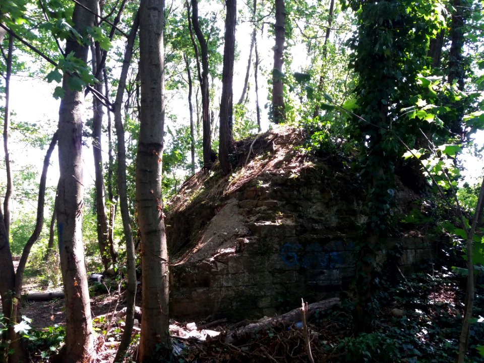 Fort de Loyasse - Bâtiment d'une pièce