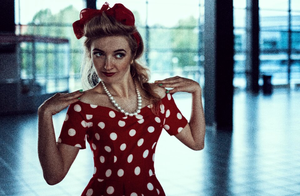 Fashion-monger vintage retro