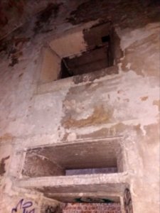 Fort de Loyasse - Bâtiment sud - Poudrière - Haut de l'entrée