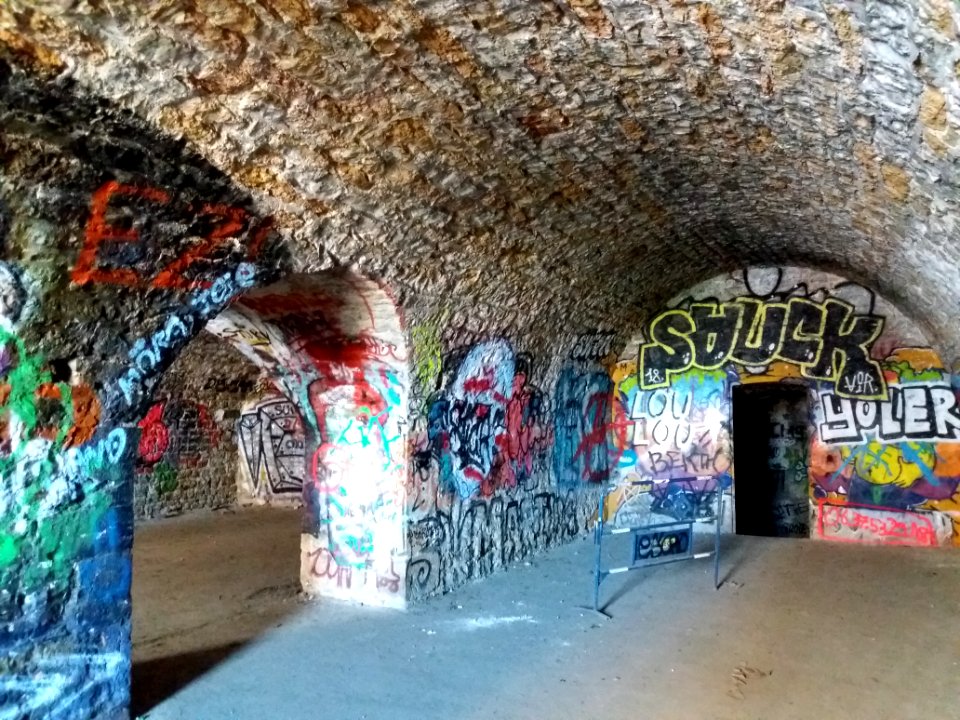Fort de Loyasse - Bâtiment nord - Intérieur - Salles
