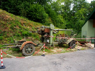 Fort de Fermont and its museum - AAA gun pic-1