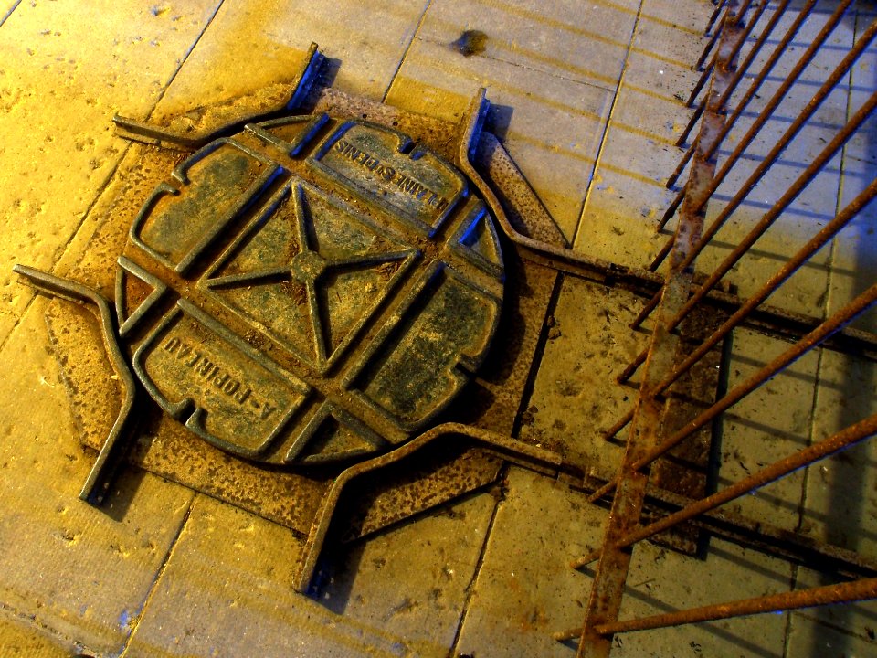 Fort de Douaumont, switch of rails used inside the fortress