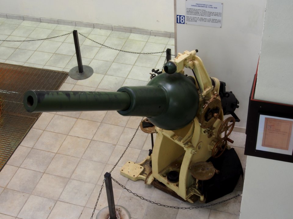 Fort de Fermont and its museum - Prototype No 2 of a 75mm cannon-mortar 1929 pic2