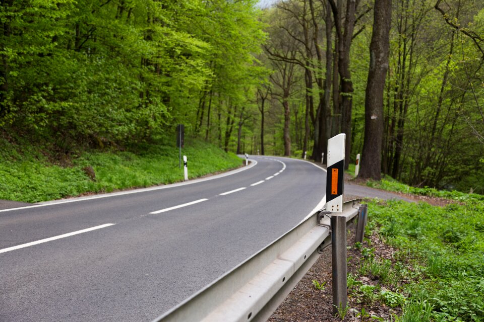 Delineator posts road traffic