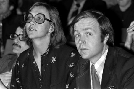 Fractieleider Terlouw (r) en partijvoorzitter Ruby van der Scheer, Bestanddeelnr 927-0532