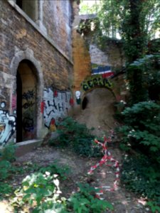Fort de Loyasse - Cour intérieure 02