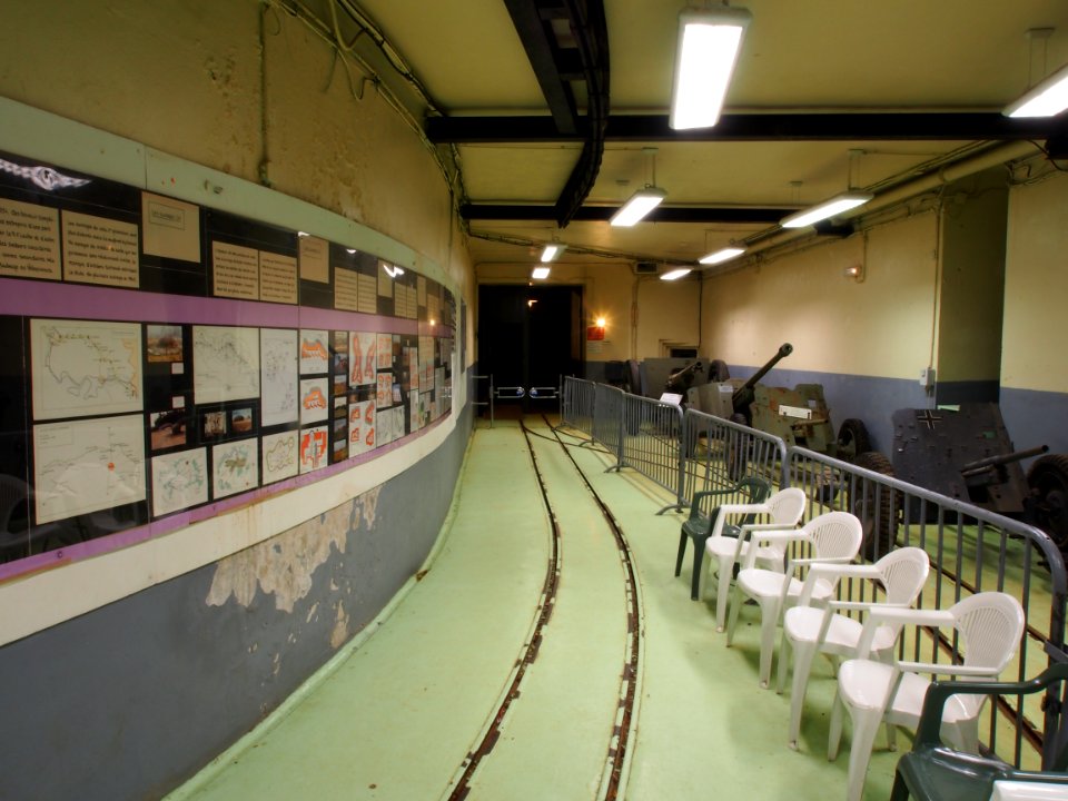 Fort de Fermont and its museum - Ouvrage Fermont - Railway from the entrance towards inside