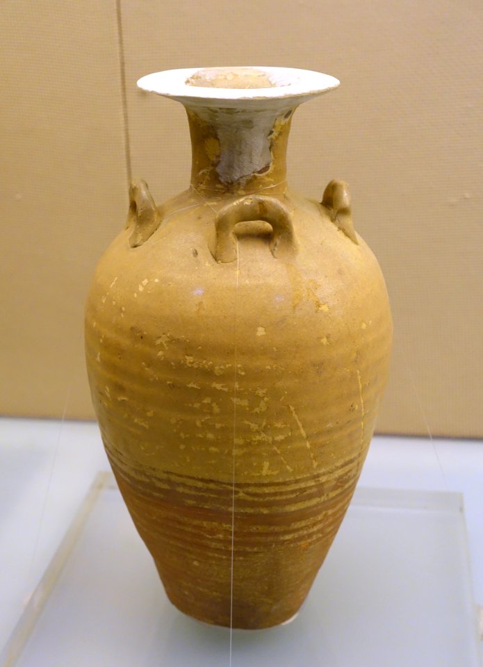 Four-ear bottle, China, from Qiong kiln, Song dynasty, 960-1279 AD, yellow-glazed ceramic - Sichuan Provincial Museum - Chengdu, China - DSC04210