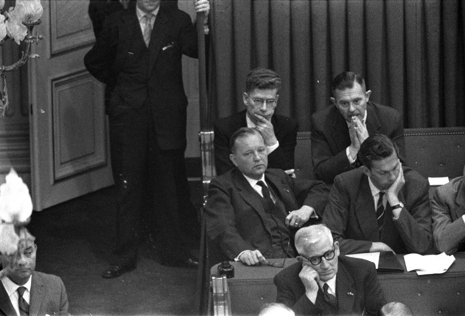 Fractieleiders tijdens de regeringsverklaring van Professor De Quay , leider der, Bestanddeelnr 910-3951