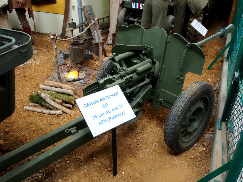 Fort de Fermont and its museum - 25 cm AC mle 37 APX (Puteaux) antitank cannon