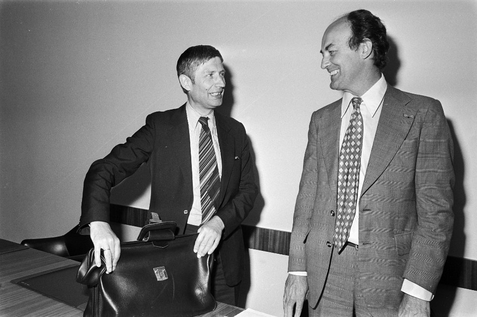 Fractievergadering CDA Van Agt (l) met Aantjes, Bestanddeelnr 929-3097