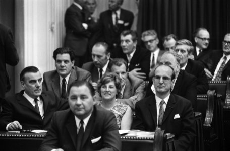 Fractie van DS'70, v.l.n.r. eerste rij Pors jr. tweede rij Berger, Veenenda…, Bestanddeelnr 924-5380