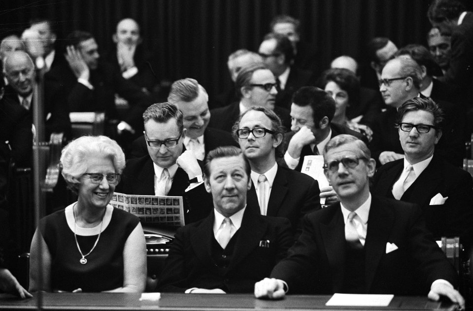 Fractie van de CHU, v.l.n.r. vooraan Haars, Tolman en Udink, daarachter Scholt…, Bestanddeelnr 924-5386