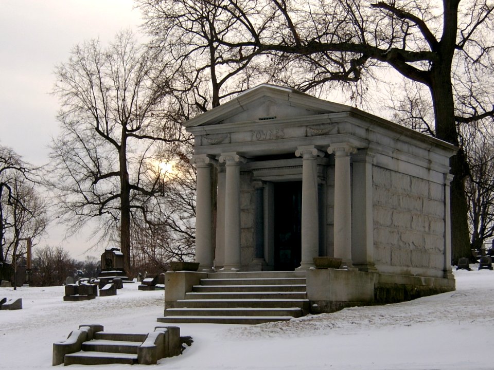 Fownes mausoleum, Homewood Cemetery, 2015-01-08, 01