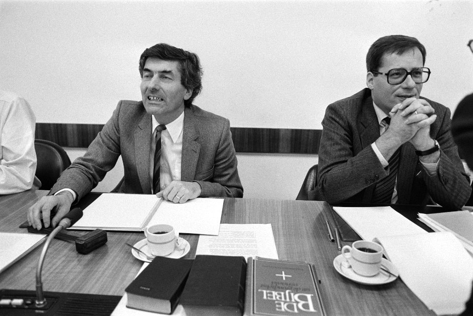 Fractieleider Lubbers met staatssecretaris Van Zeil, Bestanddeelnr 932-3713