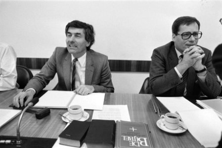 Fractieleider Lubbers met staatssecretaris Van Zeil, Bestanddeelnr 932-3713