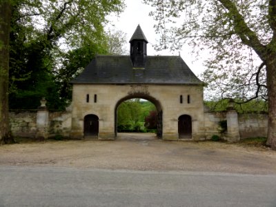 Fourdrain (Aisne) portail d'un grand domaine
