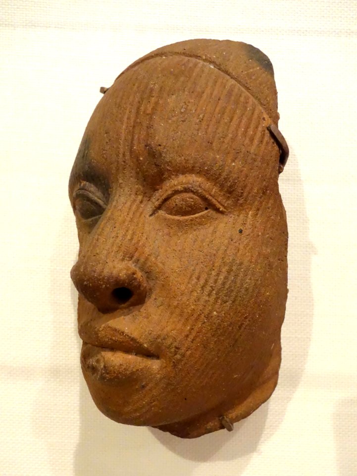 Fragment of a head, Yoruba, Ife, Osun state, Nigeria, 1100-1500 AD, terracotta - Brooklyn Museum - Brooklyn, NY - DSC08497
