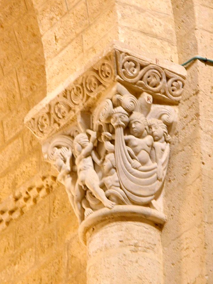 Frómista - Capitel románico en la Iglesia de San Martín 11